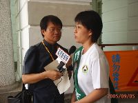Action_043.JPG (90729 bytes)