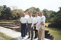 AA036.jpg (54000 bytes)