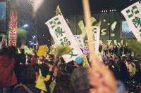 Thumb014.jpg (52327 bytes)