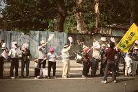 Thumb060.jpg (73360 bytes)