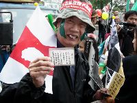 0326_13.JPG (116659 bytes)