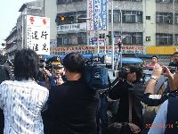 0214_048.JPG (140489 bytes)