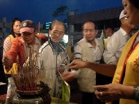 0415_030.JPG (101367 bytes)