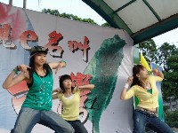 0513_073.JPG (121350 bytes)