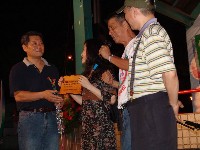 0513_109.JPG (107634 bytes)