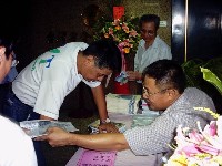 0714-2_011.JPG (69507 bytes)