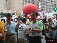 0908_0105.JPG (136052 bytes)