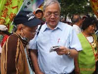 0908_0126.JPG (122383 bytes)