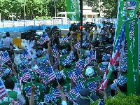 1001_014.jpg (105422 bytes)