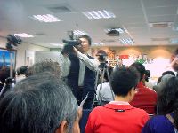 1213_009.JPG (103053 bytes)